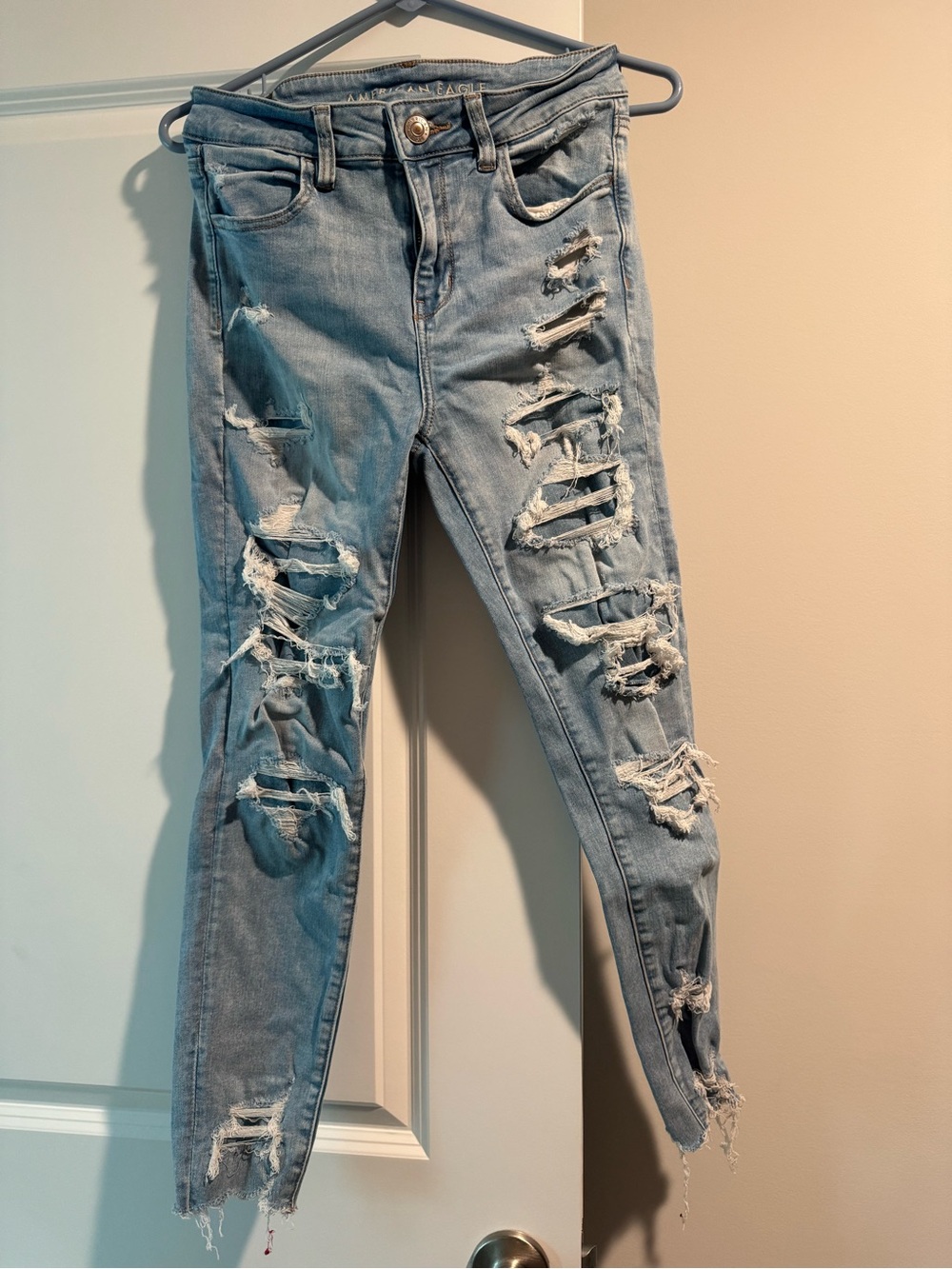 AE Women's Jeans — Slim Ripped Denim